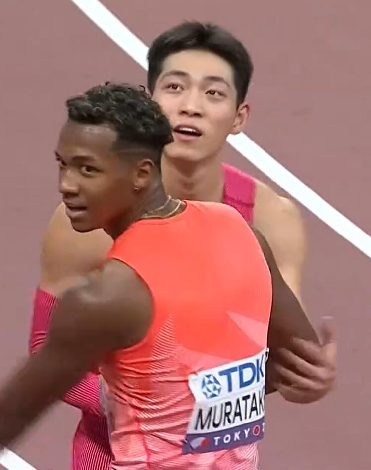 刘翔在, 由科菲, mpah 刘翔在, 由科菲, mpah